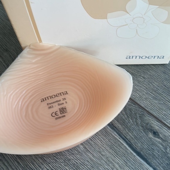 Amoena Breast âMastectomy Prosthesisâ 3s Women's Essential Size 5